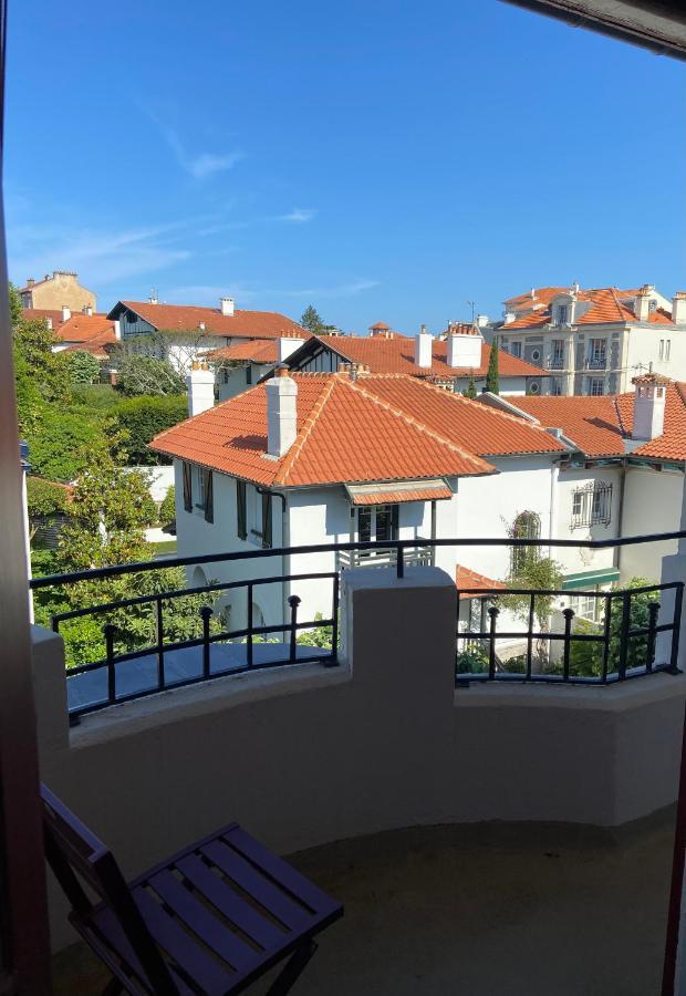 Exceptionnel 3 Pieces Art Deco En Dernier Etage Avec Garage Prive Centre Biarritz Lägenhet Exteriör bild